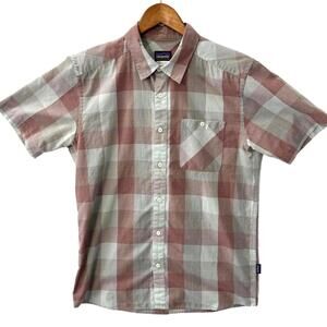 Patagonia Short‎ Sleeve Button Up Men's Medium Red Organic Cotton